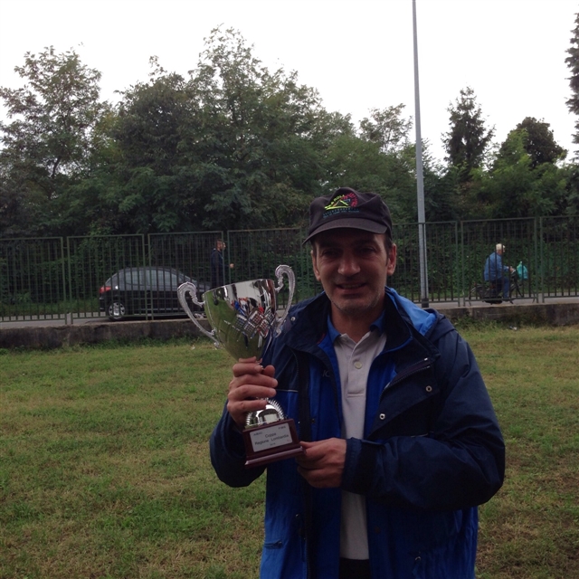 Fabio Scali ritira la  Coppa Regione Lombardia-trofeo Kales 